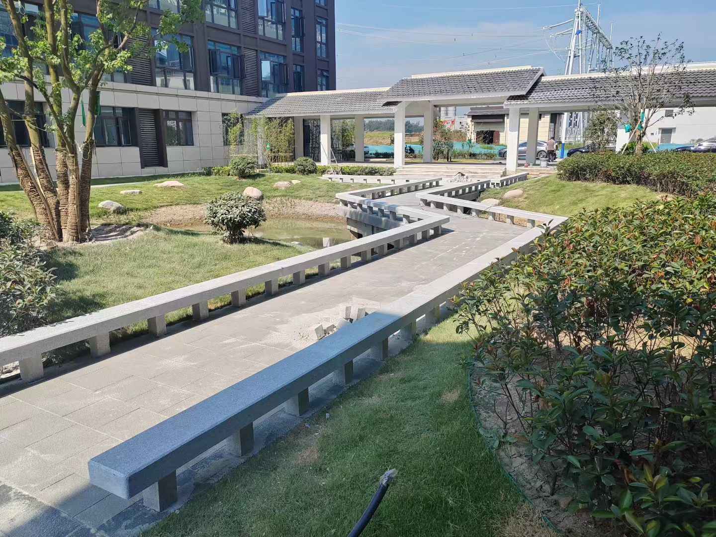 佳木斯 芝麻灰小区坐凳&栏杆安装效果